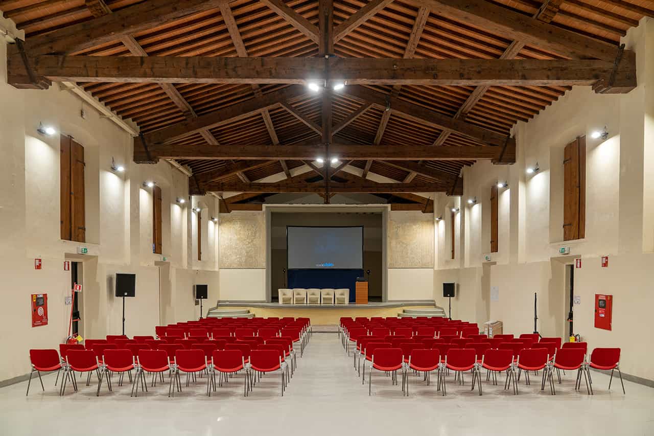 un-aula-conferenze-del-teatrino-lorenese-della-fortezza-da-basso-con-un